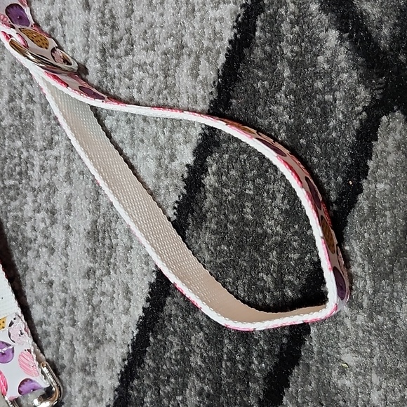 OLLY PET M/L DONUT DESIGN DOG BOW-TIE & LEASH - Picture 7 of 14